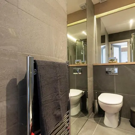 Stunning 1 Bedroom Studio In Heart Of Rathmines 아파트 *